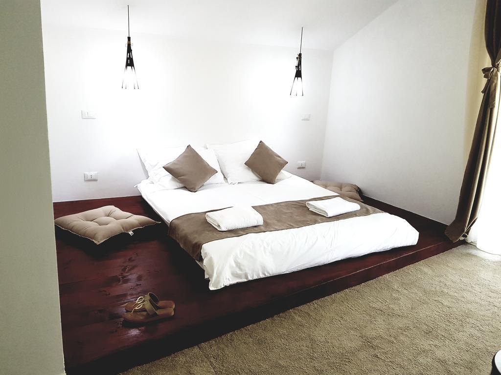 Heaven Guesthouse Corbeni Ngoại thất bức ảnh
