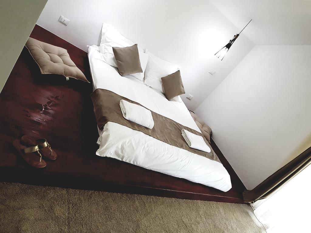 Heaven Guesthouse Corbeni Ngoại thất bức ảnh