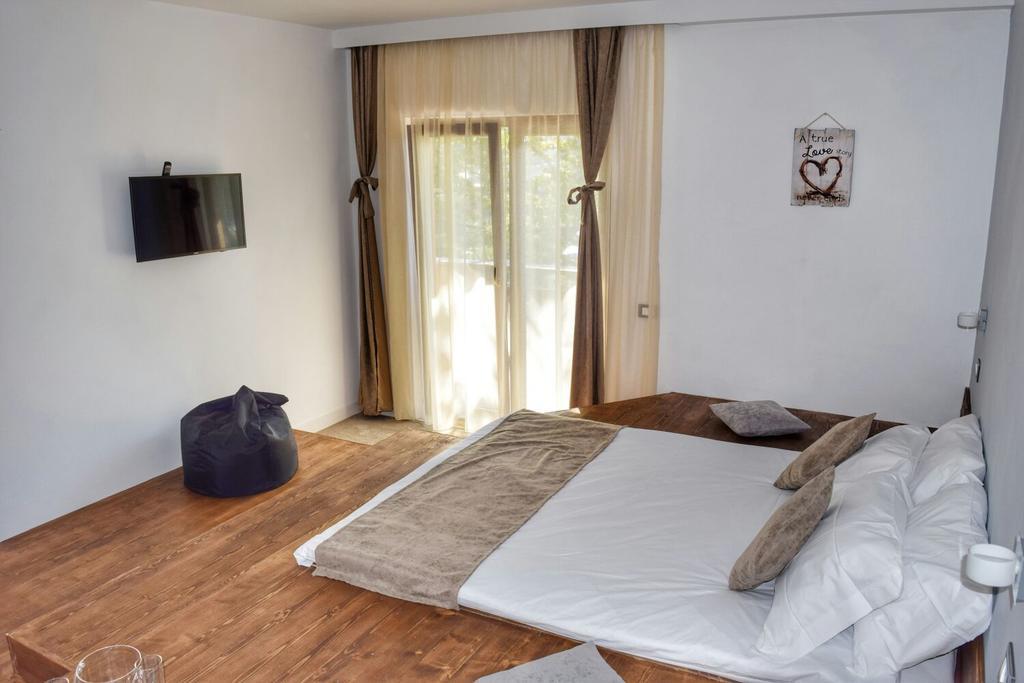 Heaven Guesthouse Corbeni Ngoại thất bức ảnh