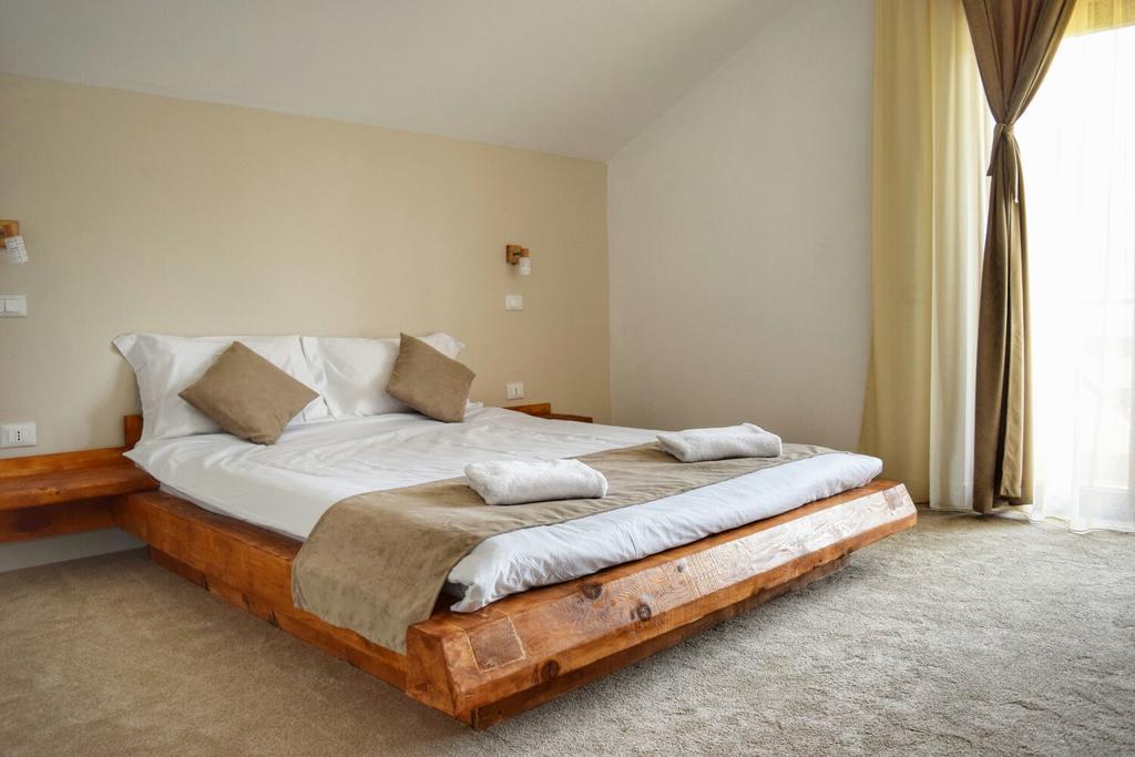Heaven Guesthouse Corbeni Ngoại thất bức ảnh