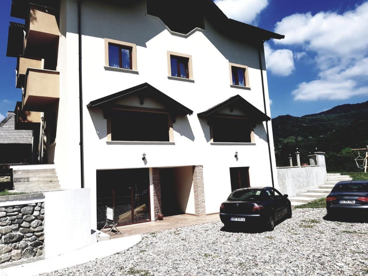 Heaven Guesthouse Corbeni Ngoại thất bức ảnh