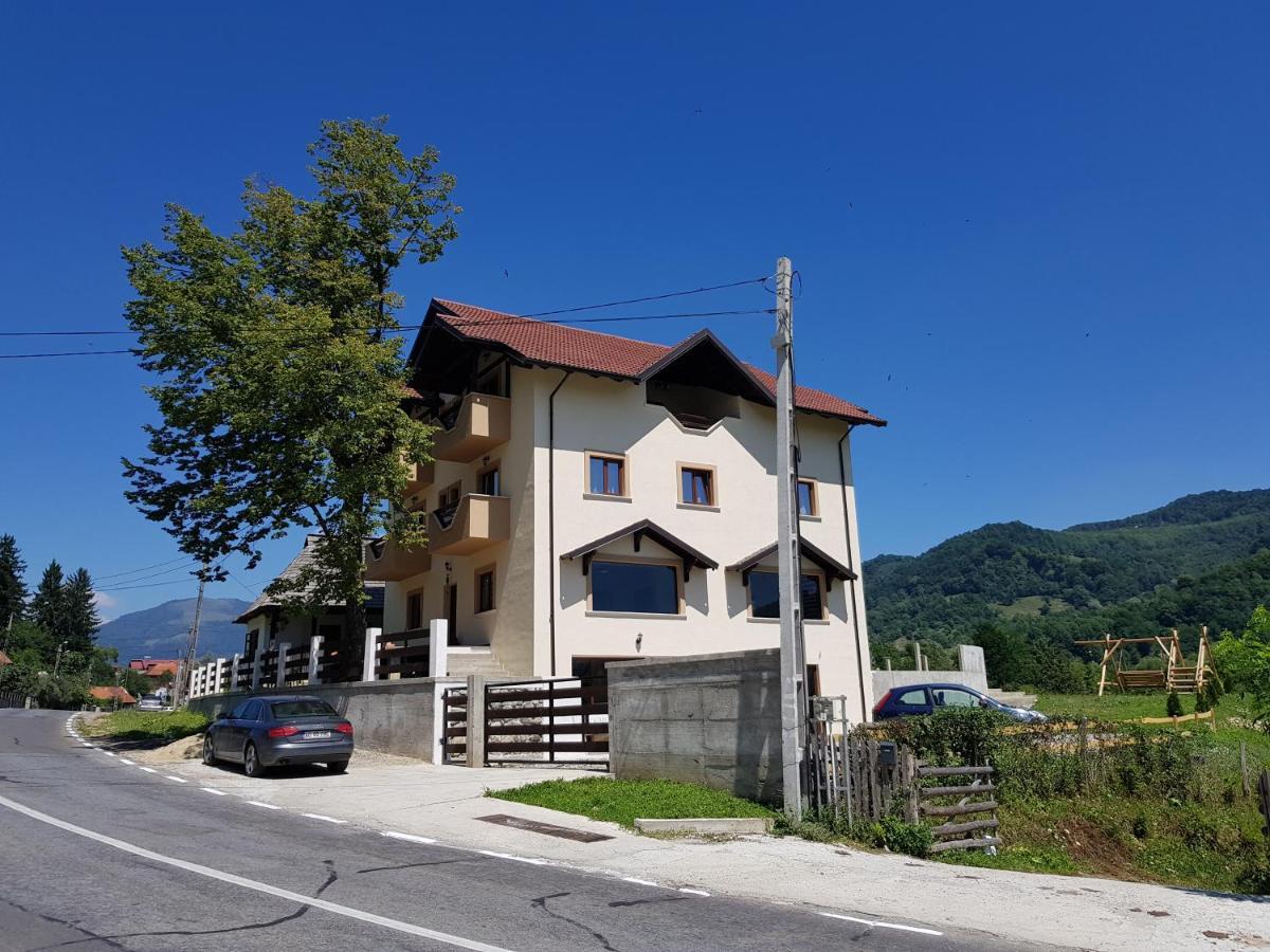 Heaven Guesthouse Corbeni Ngoại thất bức ảnh
