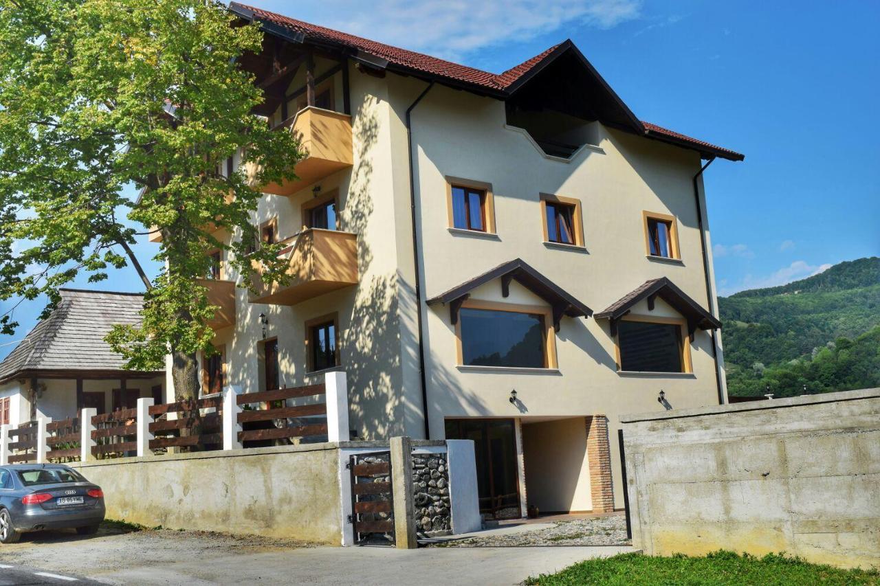 Heaven Guesthouse Corbeni Ngoại thất bức ảnh