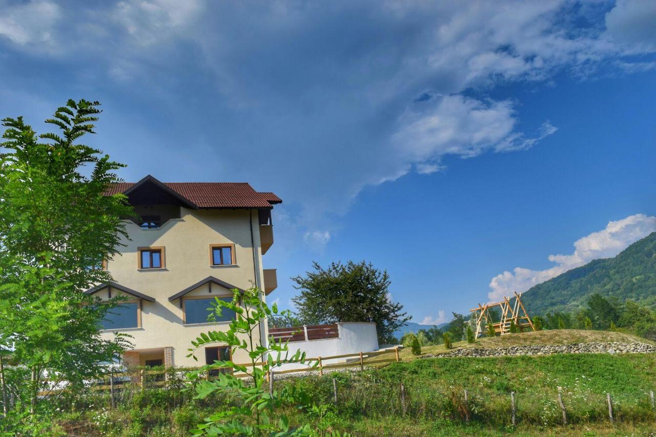 Heaven Guesthouse Corbeni Ngoại thất bức ảnh